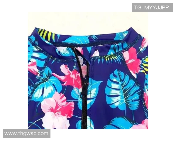 时尚泳衣引领夏日潮流，展现自信魅力与舒适体验的完美融合